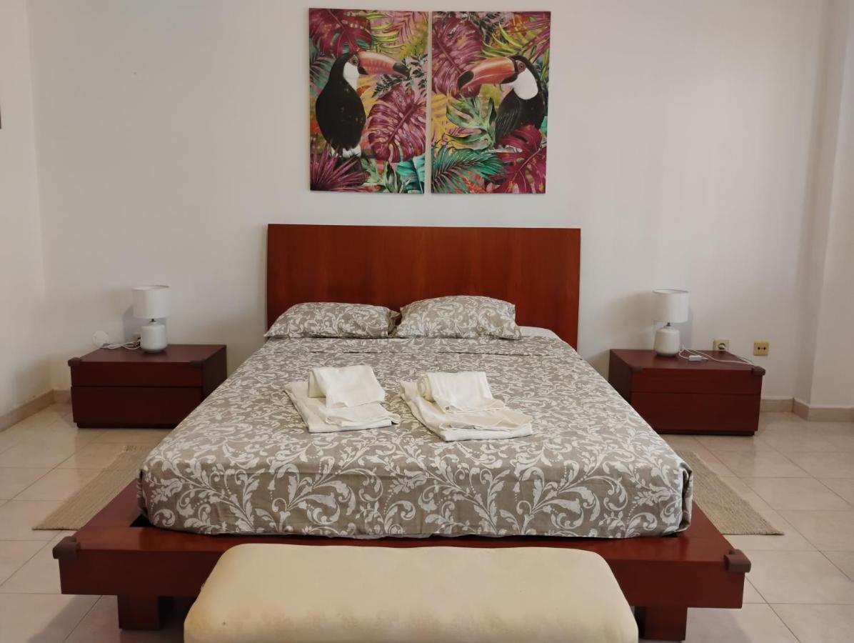 Cozy studio in Quarteira - Chambres d'hôtes Quarteira