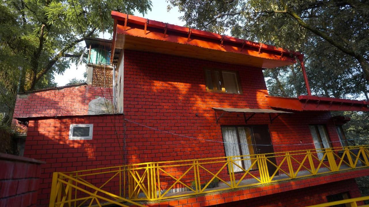 Alpine Chalet - Ferienwohnung Naini Tāl