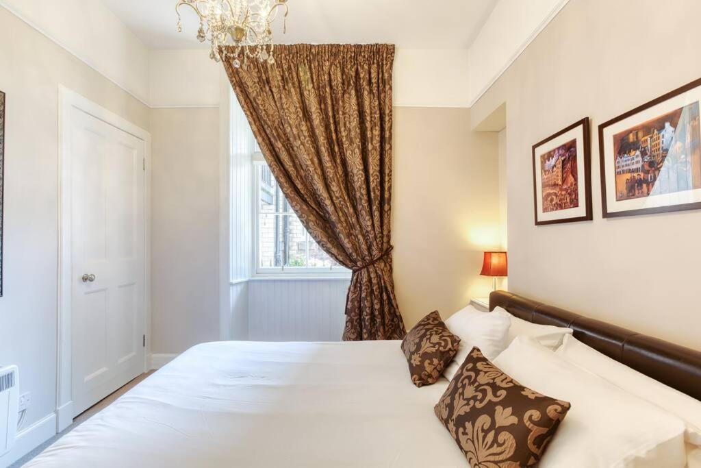 West Port - 2BR in the heart of the old town just off the Grassmarket - Chambres d'hôtes Édimbourg