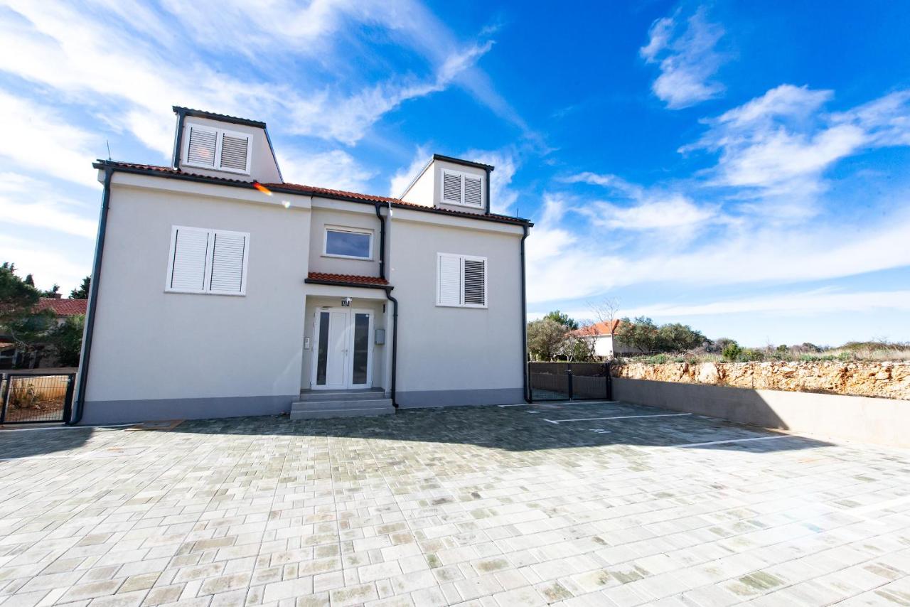 Apartment Bevanda - Ferienwohnung Novalja