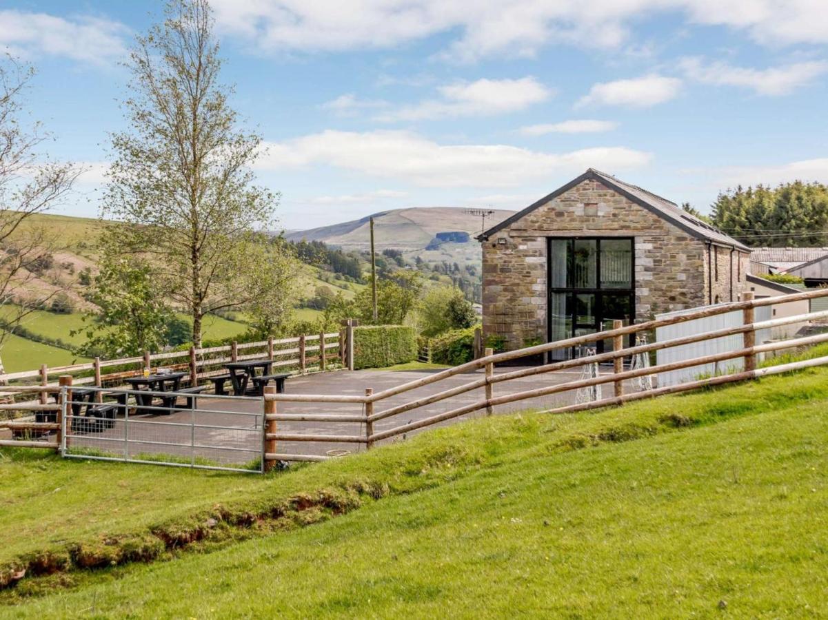 2 Bed in Brecon oc-bn100 - B&B Cray