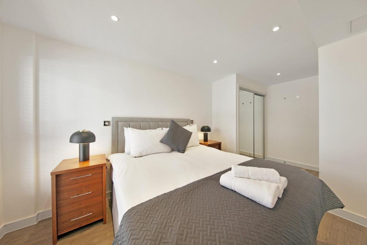 1 & 2 Executive Apartments next to Liverpool Street FREE WIFI by City Stay Aparts London - Chambres d'hôtes Londres