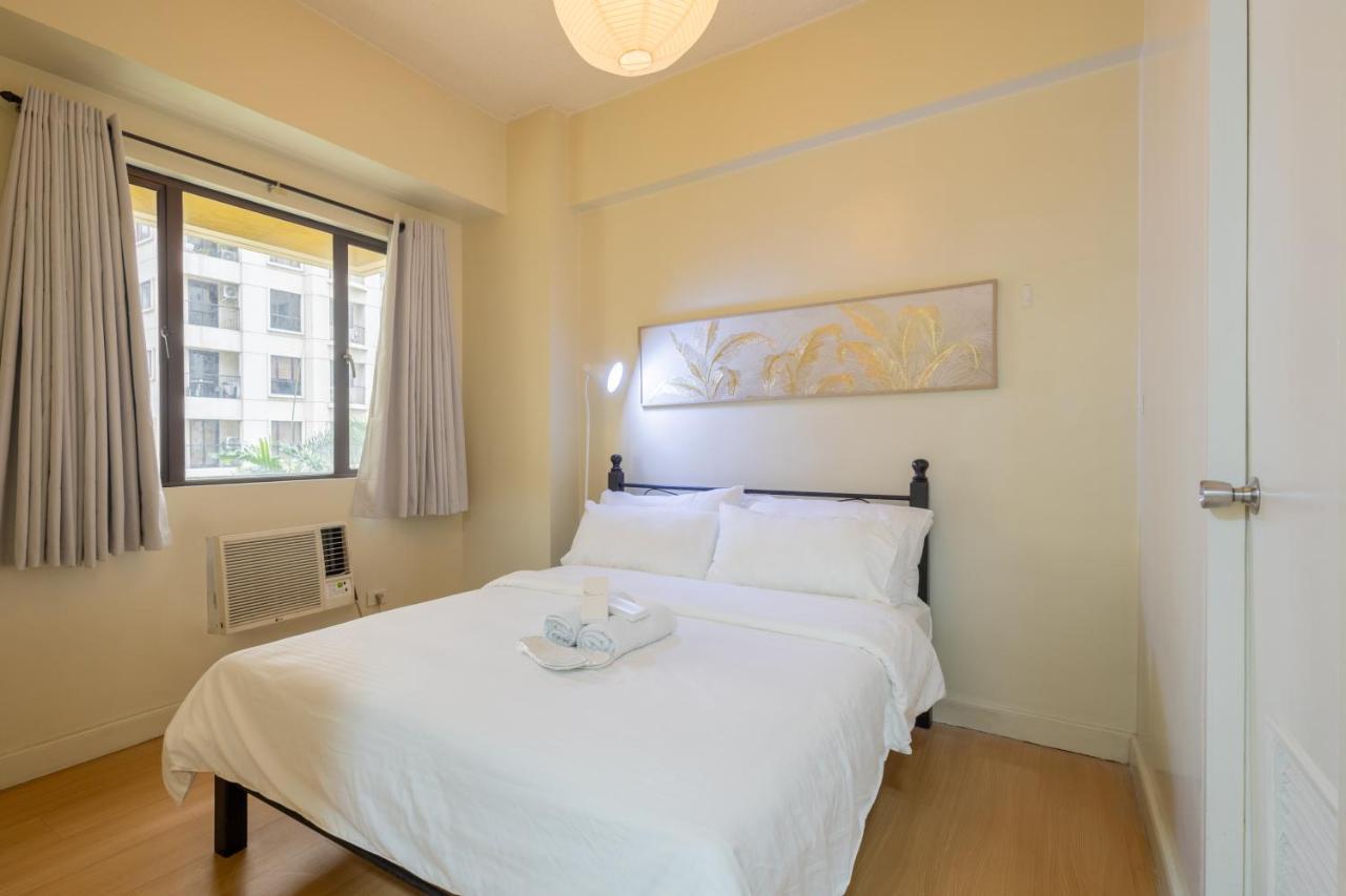 Forbeswood Heights 1Br with Garden view - B&B Manila