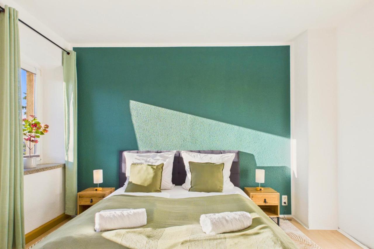 Holzkunst & Heimatgefühl FeWo für Familie & Freunde - B&B Seiffen