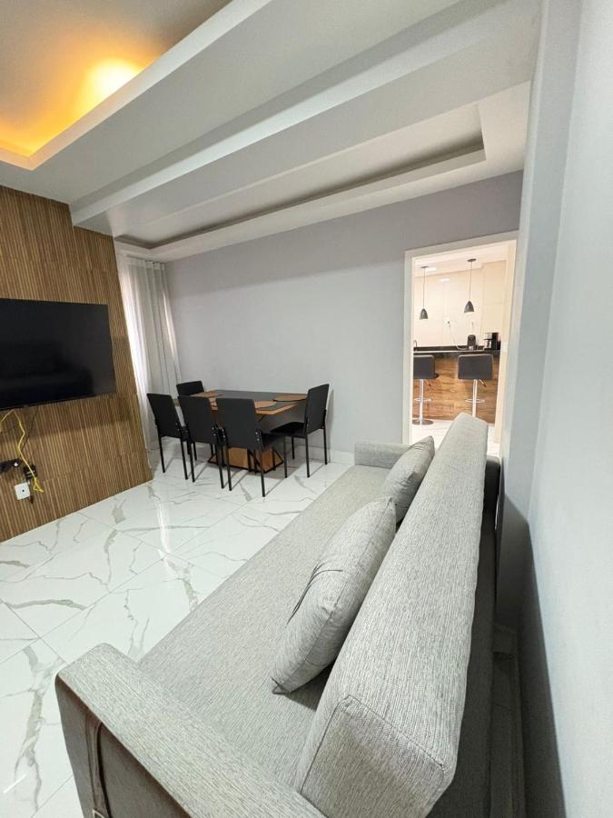 Apto com garagem e ar - B&B Goiânia