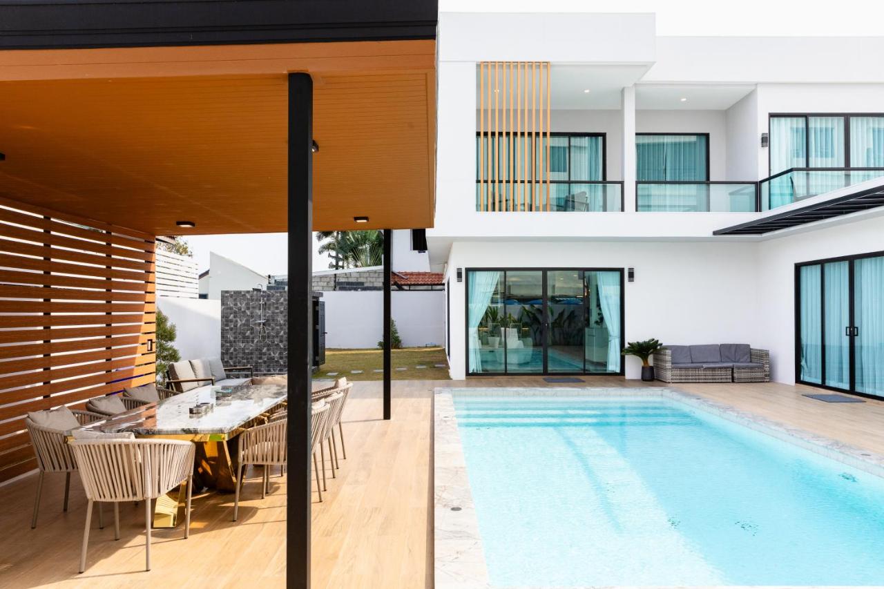 Luxury 6BR Private Pool Villa in Heart of Jomtien Beach 六卧室豪华泳池独栋别墅 中天核心区 - Chambres d’hôtes Jomtien