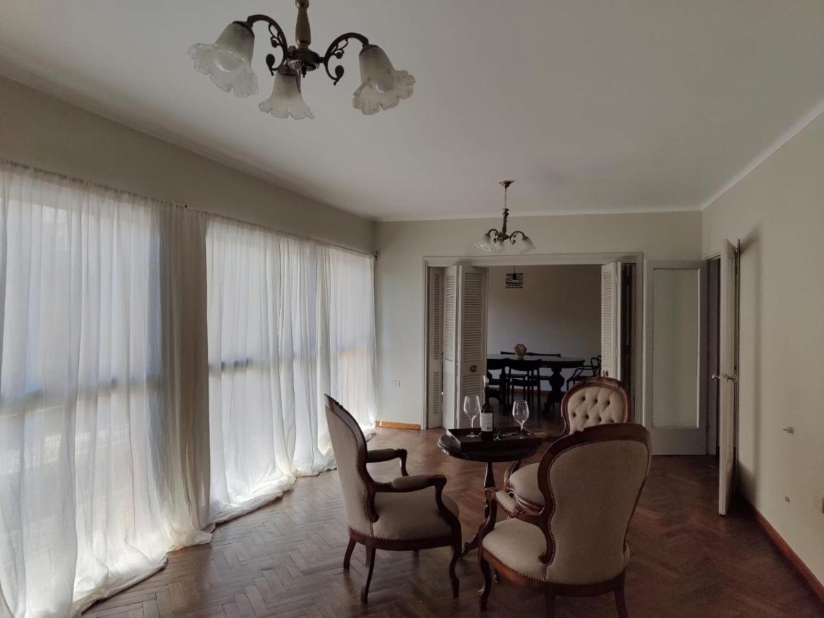 5 ambientes renovado con balcón y patio en el centro - B&B Salta