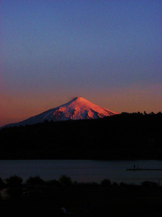 Cabaña Con Impresionante Vista Volcan y Lago AYUN LAFQUEN - Chambres d'hôtes Villarrica