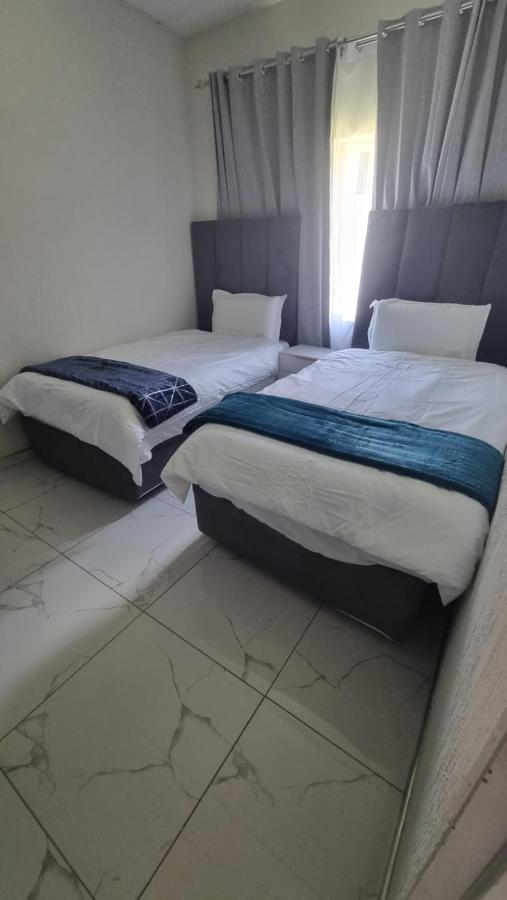 124 On Comet Oaks - B&B Boksburg
