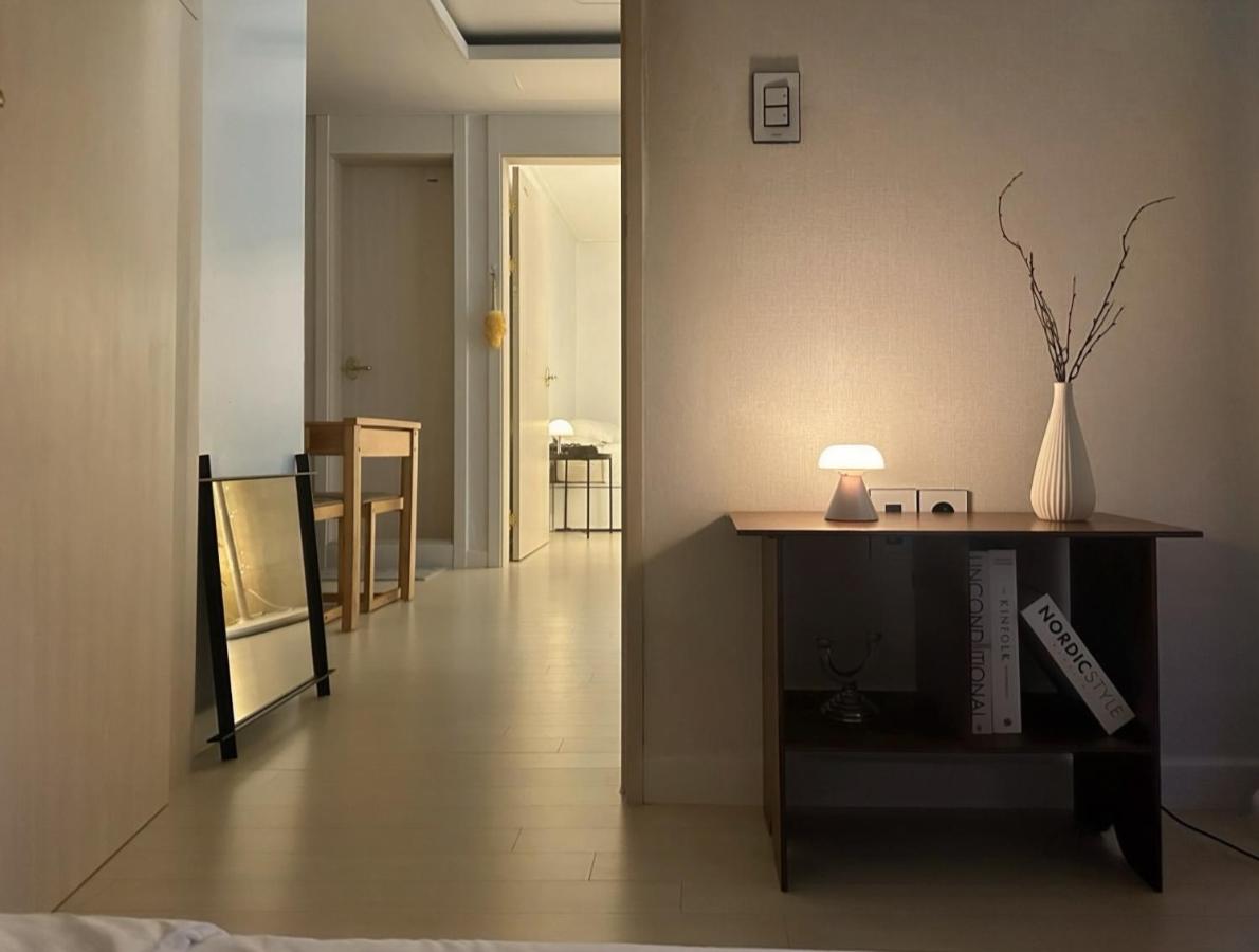 Long-Stay Offer - Rafine House Modern Cozy Stay in the Heart of Line 2 - Chambres d'hôtes Séoul