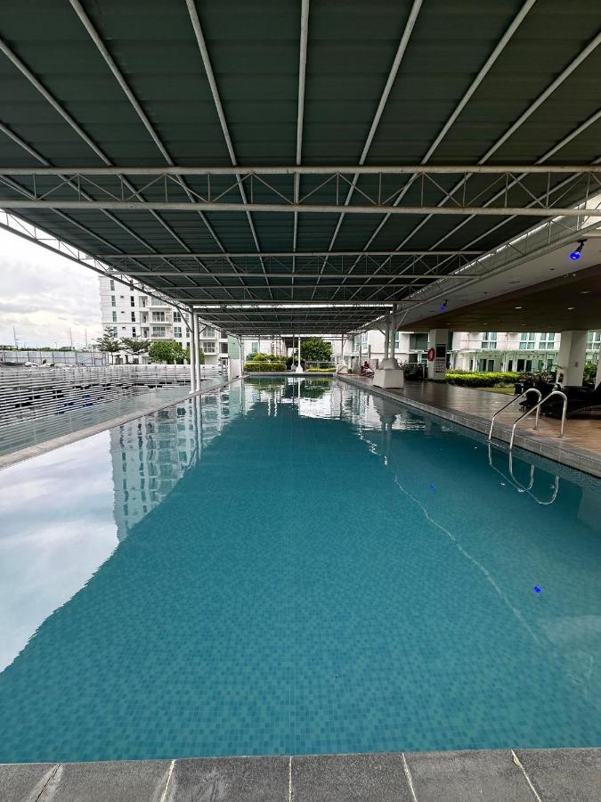 Abreeza Place Tower 1 27th Floor, Wi-Fi 50mbps and Kitchen - Bed and Breakfast Davao