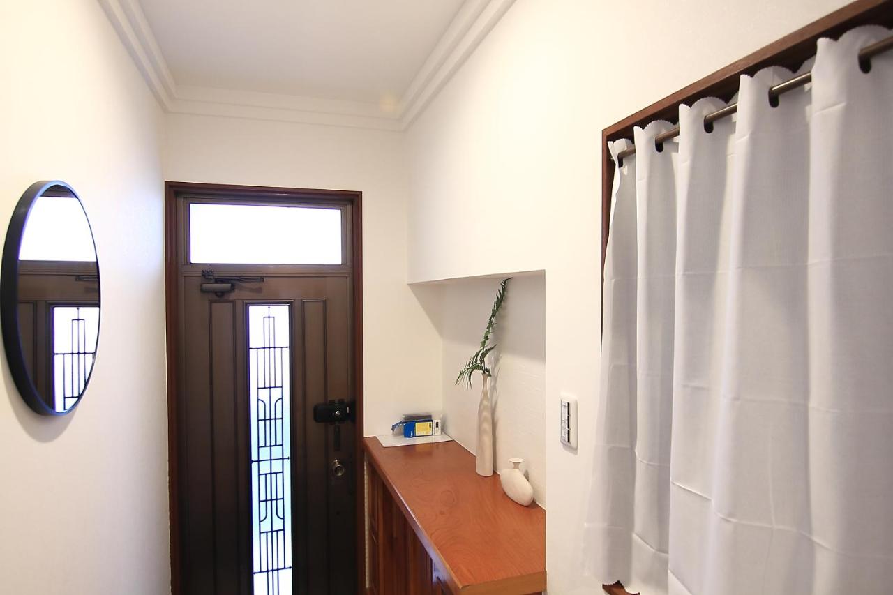 Leisure Stay Yodogawa, Near Umeda, 1 stop to JR Osaka and 3 min walk to station, Ideal for Large Group and Family, Whole House Rental 5 BR 100m2 for 12ppl max, Newly renovated Japanese and Nordic style - Ferienwohnung Ōsaka