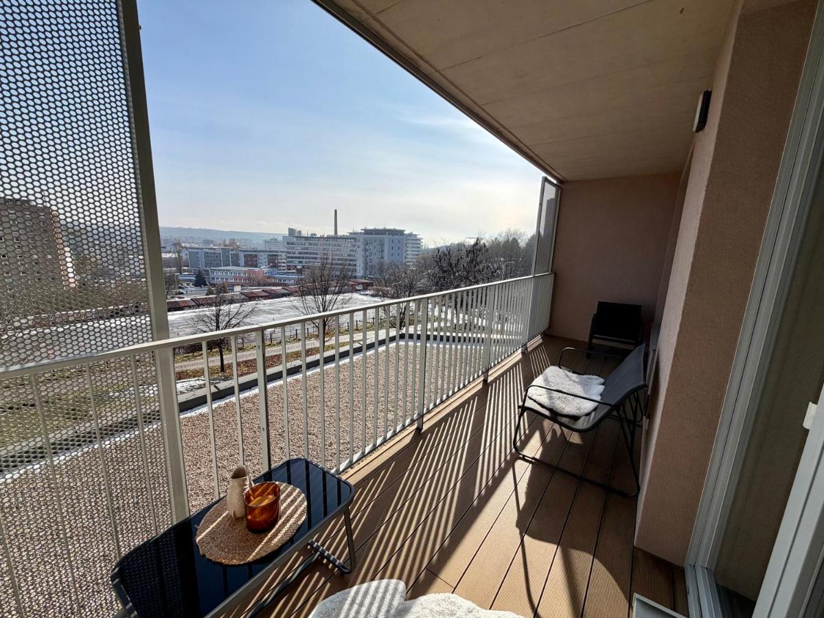 Luxury Urban Retreat, Terrace & View - B&B Košice