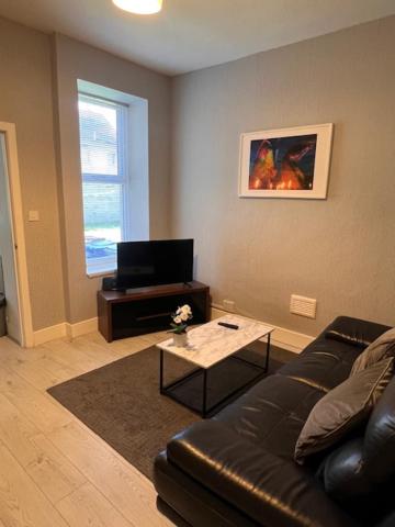 Kelpies Serviced Apartments- Robertson - Ferienwohnung Falkirk