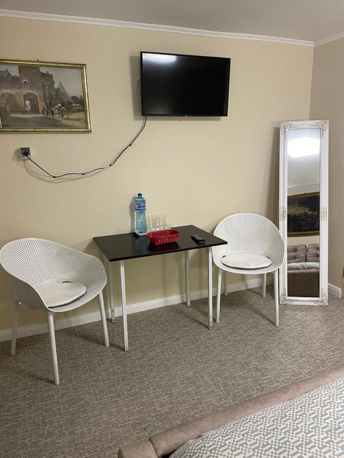 Pensiunea Ada - Ferienwohnung Balta Verde