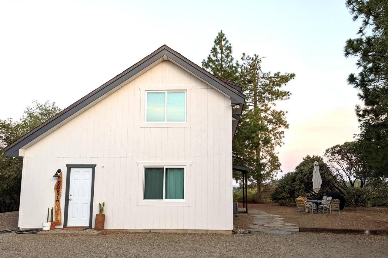 Cozy Woodworker's Cabin, 26 miles to Yosemite! - B&B Midpines