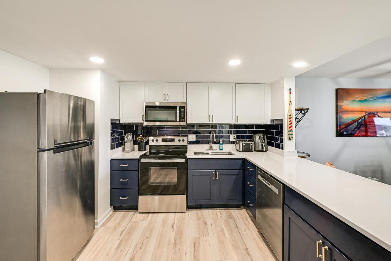 Steps to Maryland Beach! Condo with Furnished Patio - B&B Ocean City