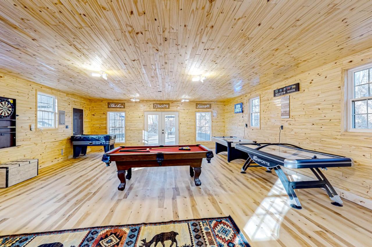 12 Mi to Downtown: Hot Tub, Fire Pit Game Room! - B&B Stony Lonesome