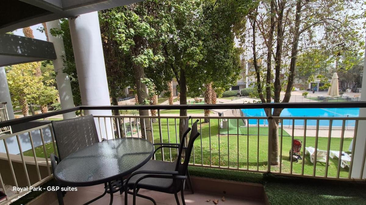 Royal Park 13&5 swimming Pool - by G&P suites - B&B Eilat