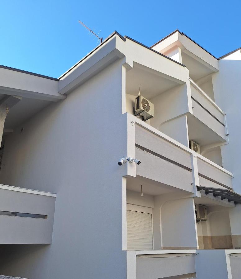Apartmani Miladinović - B&B Sutomore