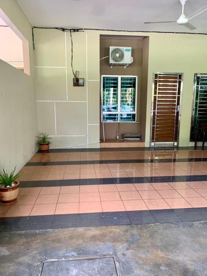 Impiana Pool House Seri Manjung - B&B Seri Manjung