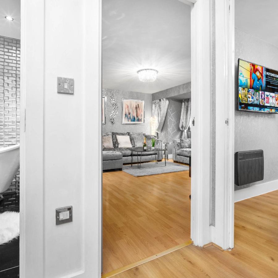 Stylish City Center Apartment - Bedroom TV - Fast Wi-Fi 11KC - Chambres d'hôtes Birmingham