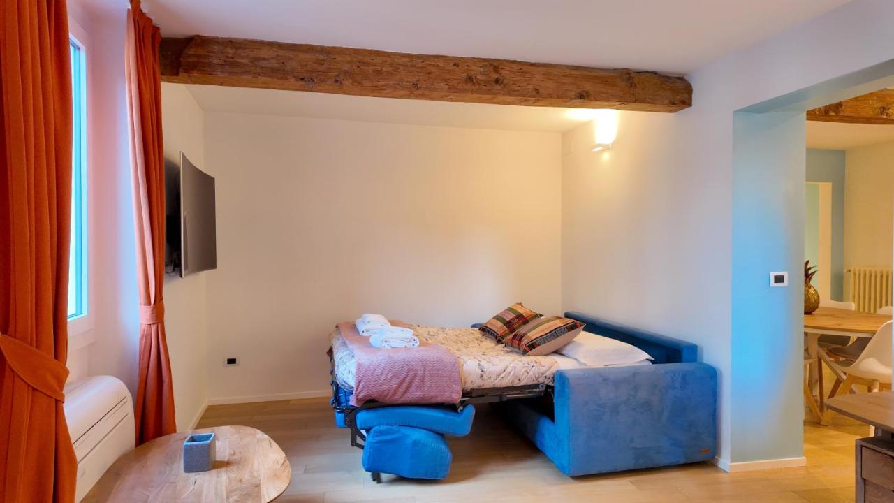 Pellicceria Charm Apartment - Bed and Breakfast Florence