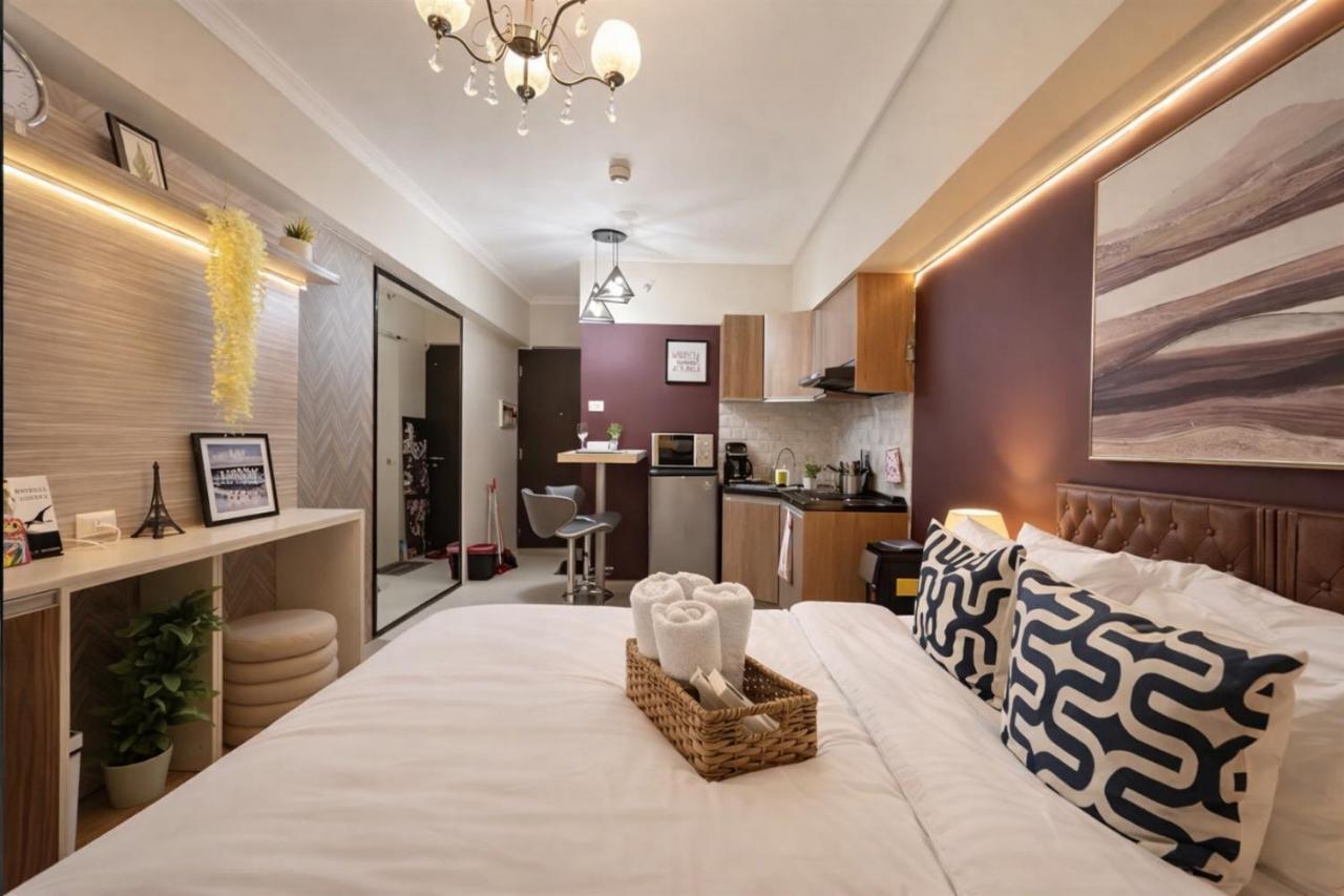 Crimson Wine Studio Fully Stocked Kitchen - Chambres d'hôtes Cebu