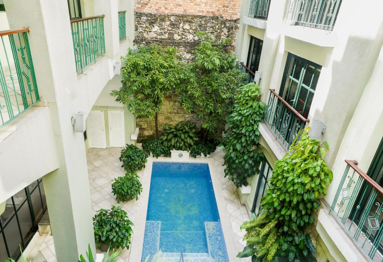 AmazINN Places Casco Viejo unique Desing and Pool II - B&B Panamá