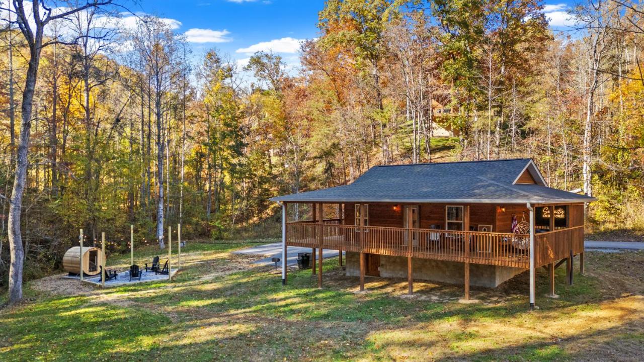Cozy cabin with Sauna, Hot Tub, and Firepit near PF - B&B Sevierville
