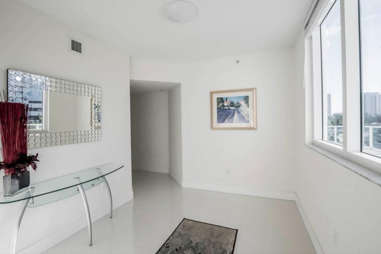 Le Marina Bay 310 STR-01478 - Chambres d'hôtes Sunny Isles Beach