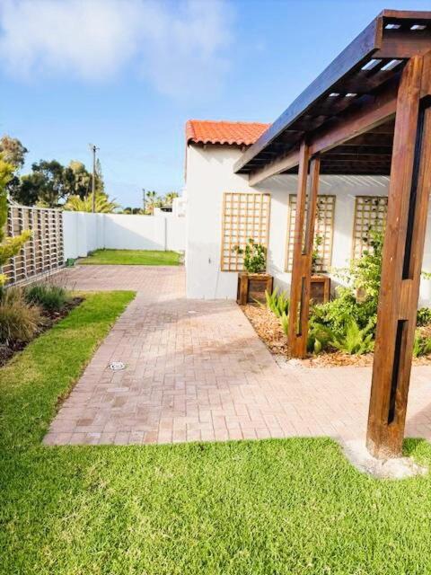 Cla Vie - This is Life! - B&B Langebaan