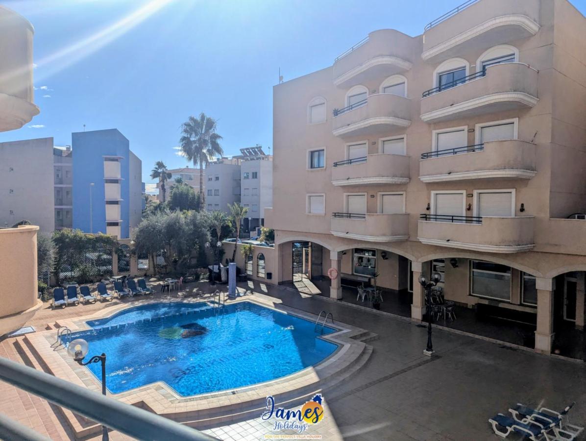 Sunny 2-Bed Pool View Apartment Cabo Roig CR110 - Ferienwohnung Urbanizacion los Balcones