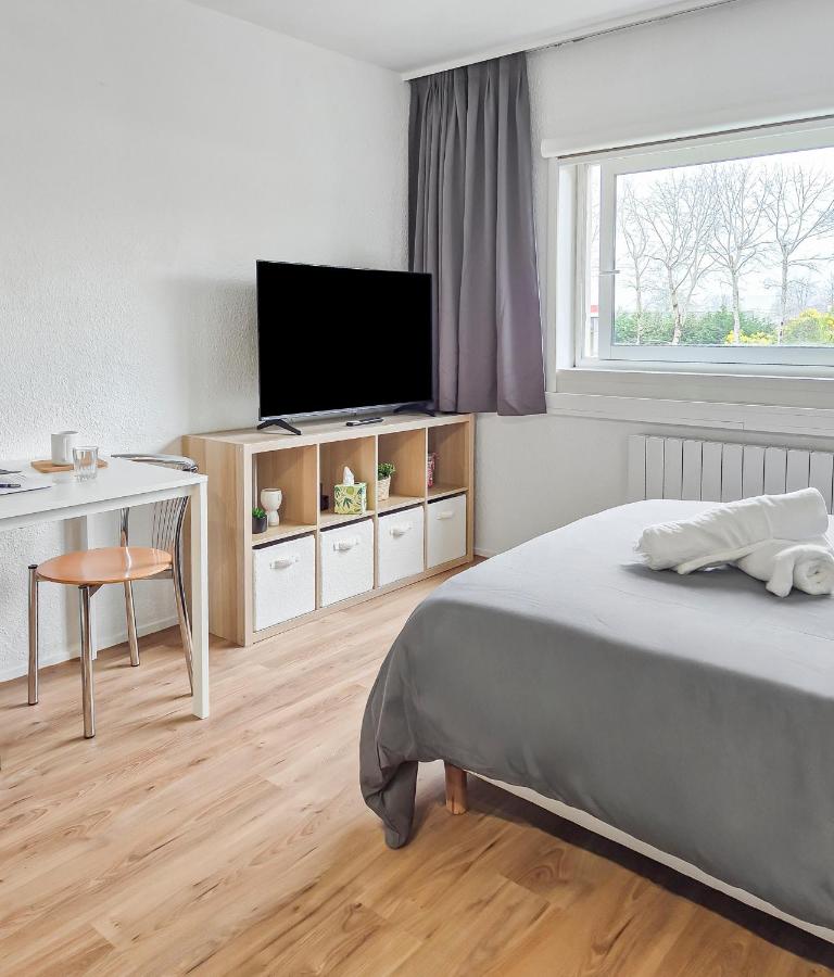 Studio rénové proche Nantes idéal séjour pro - B&B Carquefou