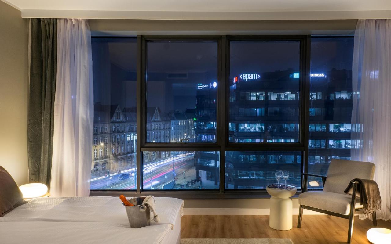 ProperUNIT City Center Best View Apartment with AC - Bed and Breakfast Wrocław