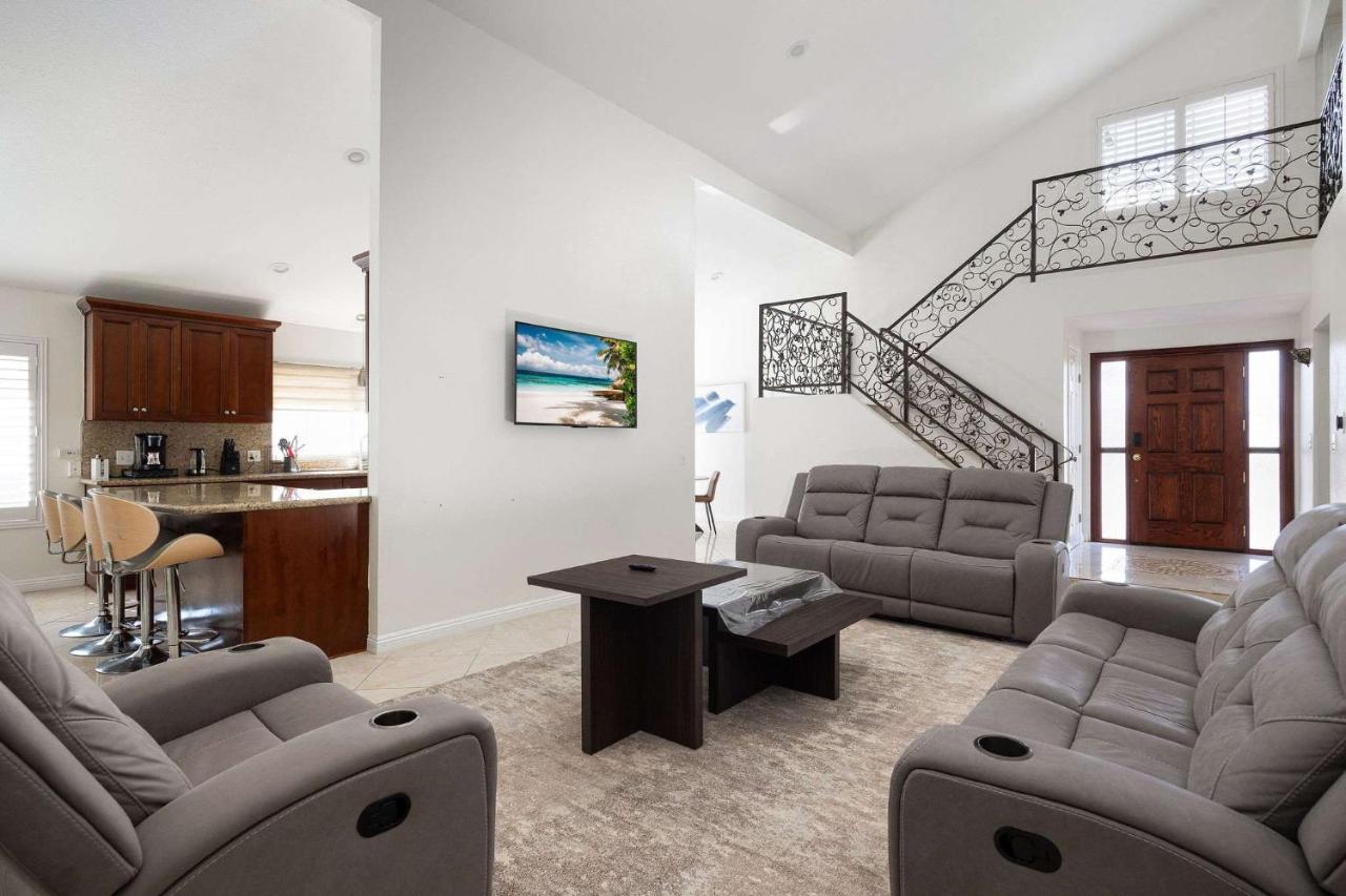 Spacious Family Home w Kids Playset And Fire Pit - Chambres d'hôtes San Diego