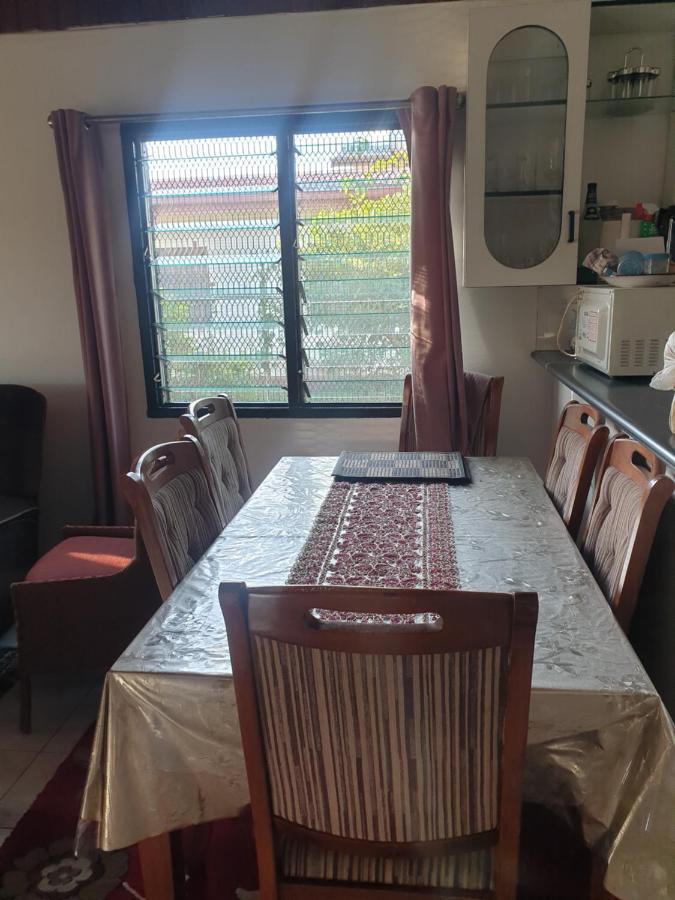 Stay with Sheena - Homestay Experience - B&B Nadi