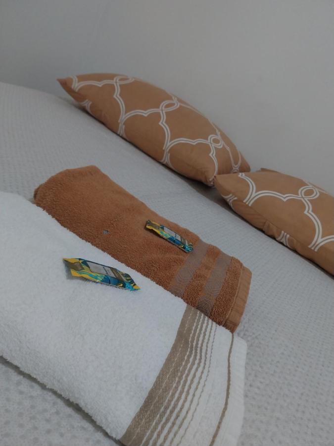 Kitnet no Centro Garagem, ar e Wi-Fi - B&B Itaperuna