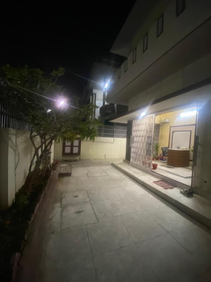 Rose Villa Home Stay - Bed and Breakfast Benares