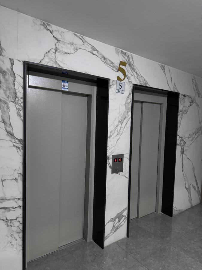 Gold Apartment Prishtina - Bed and Breakfast Pristina