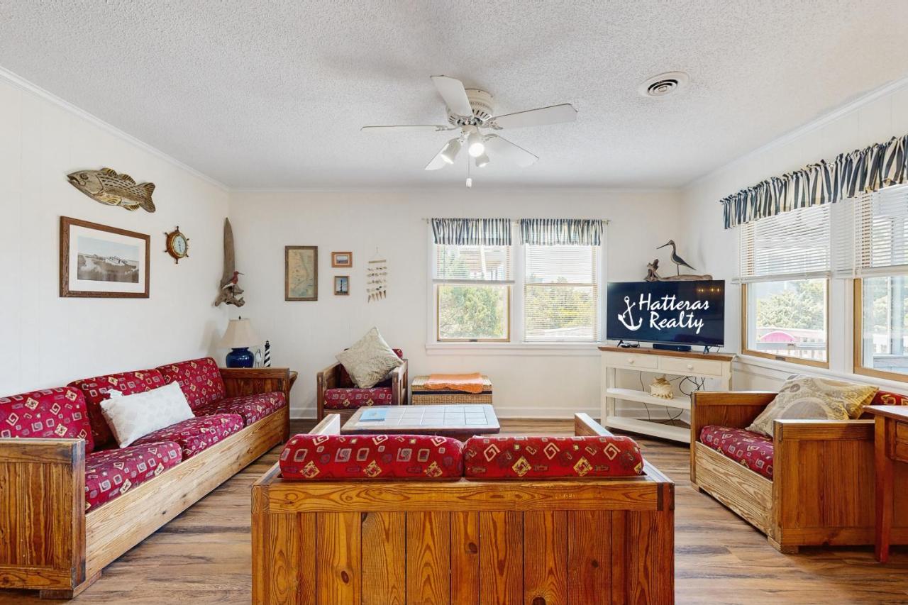 AV9 Twin Dolphin 9 - B&B Avon