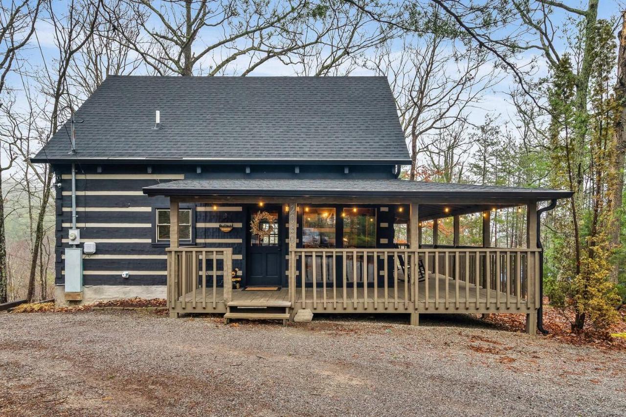 Mountain Views | Hot Tub | Foosball | Mini Arcade - B&B Sevierville