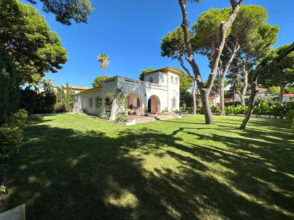 Charming Villa next to the Playa Muchavista Alicante - B&B El Campello