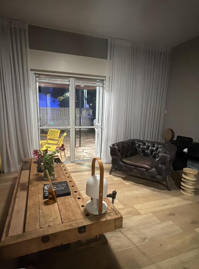Cottage near the beach - with shelter near the house - Chambres d'hôtes Kfar Shemaryahu