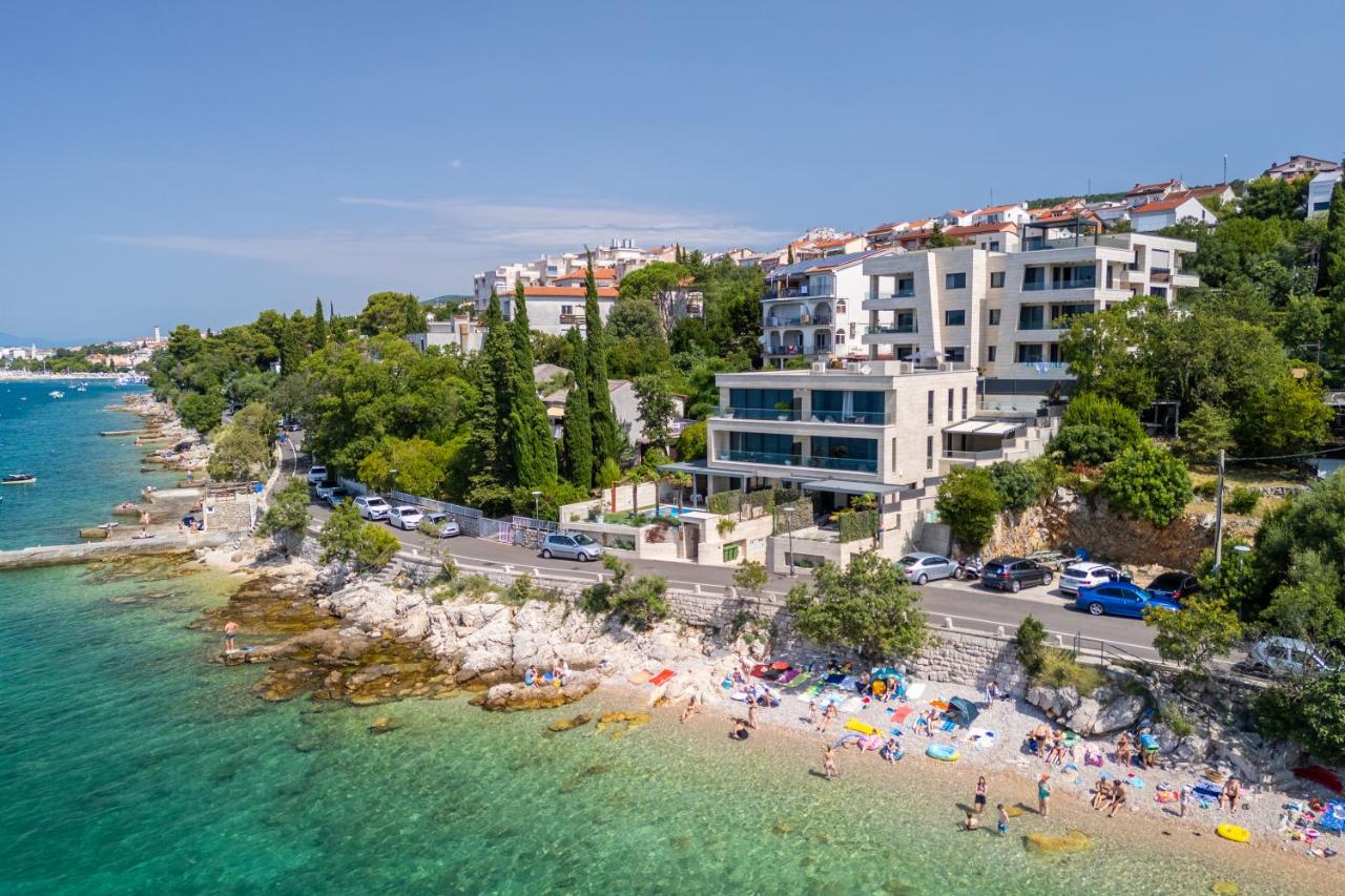 VILLA FRAN - DELUXE PENTHOUSE SUITE with private pool # 4 - Chambres d'hôtes Crikvenica
