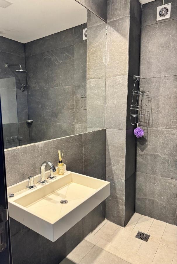 Espacioso apartamento con excelente ubicación - B&B Corrientes