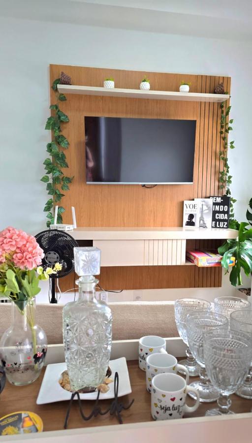 Apartamento frente ao mar com piscina, a 5 minutos da Cachoeira 1 quarto - Bed and Breakfast Mongaguá