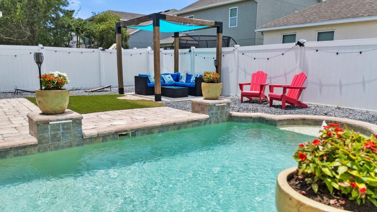 Poolside Tampa Stay- Game Room & Glam Room- Pool- Darts- Pool Table- Next to MacDill AFB - B&B Tampa