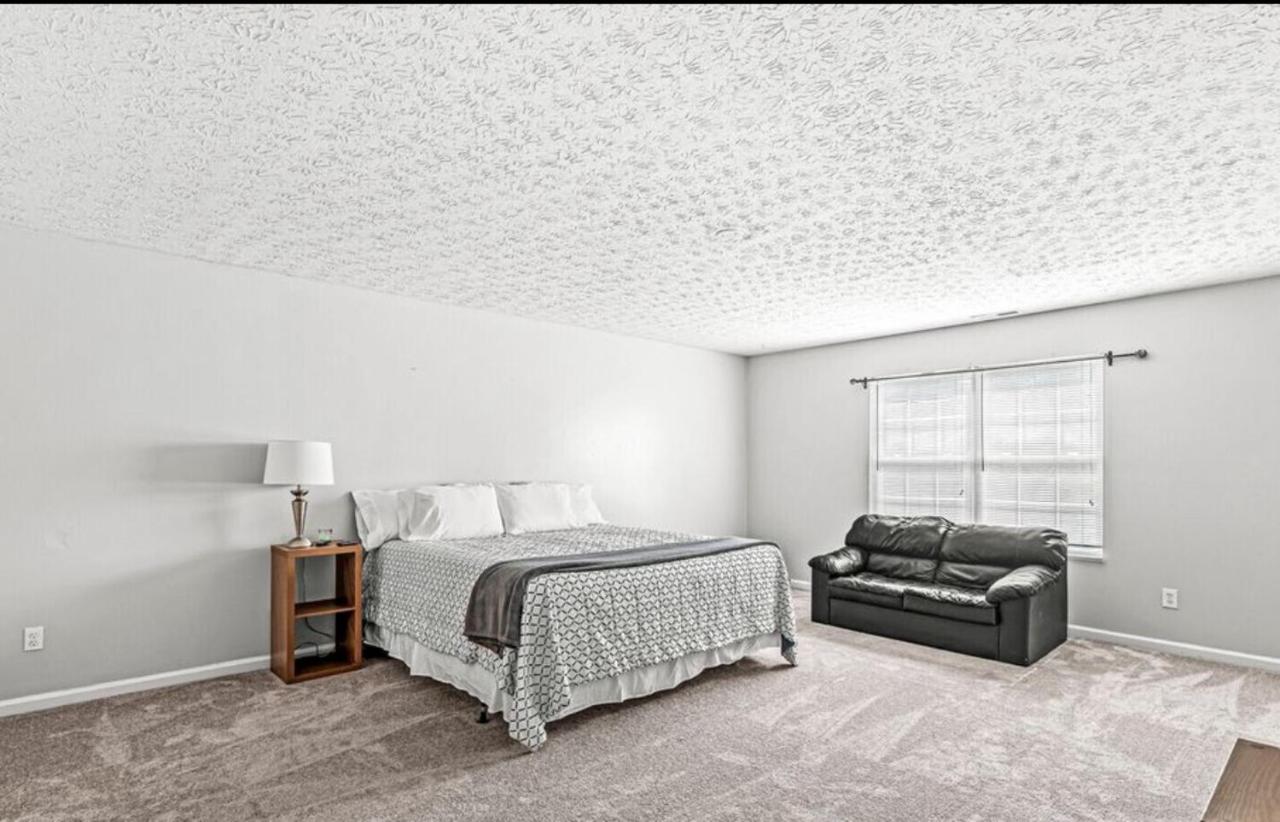Peaceful place to be 4bedrooms - B&B Indianapolis