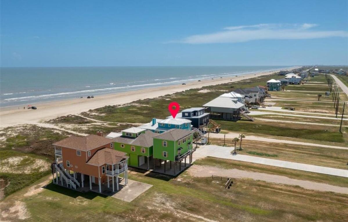 Salty Fins - Beachfront - Large Group Welcome - Bed and Breakfast Freeport